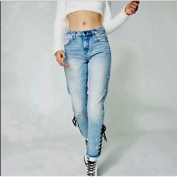 Blank NYC High Rise Tapered Laced Up Skinny Jeans Size 30 Blue Light Wash - Picture 1 of 9